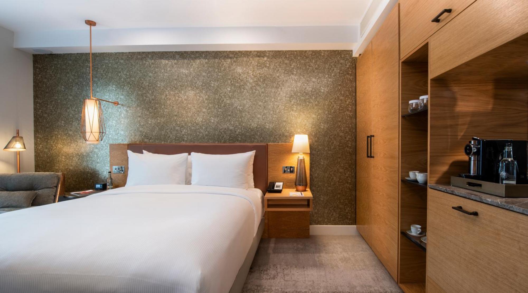 Lincoln Plaza Hotel London, Curio Collection By Hilton Bagian luar foto