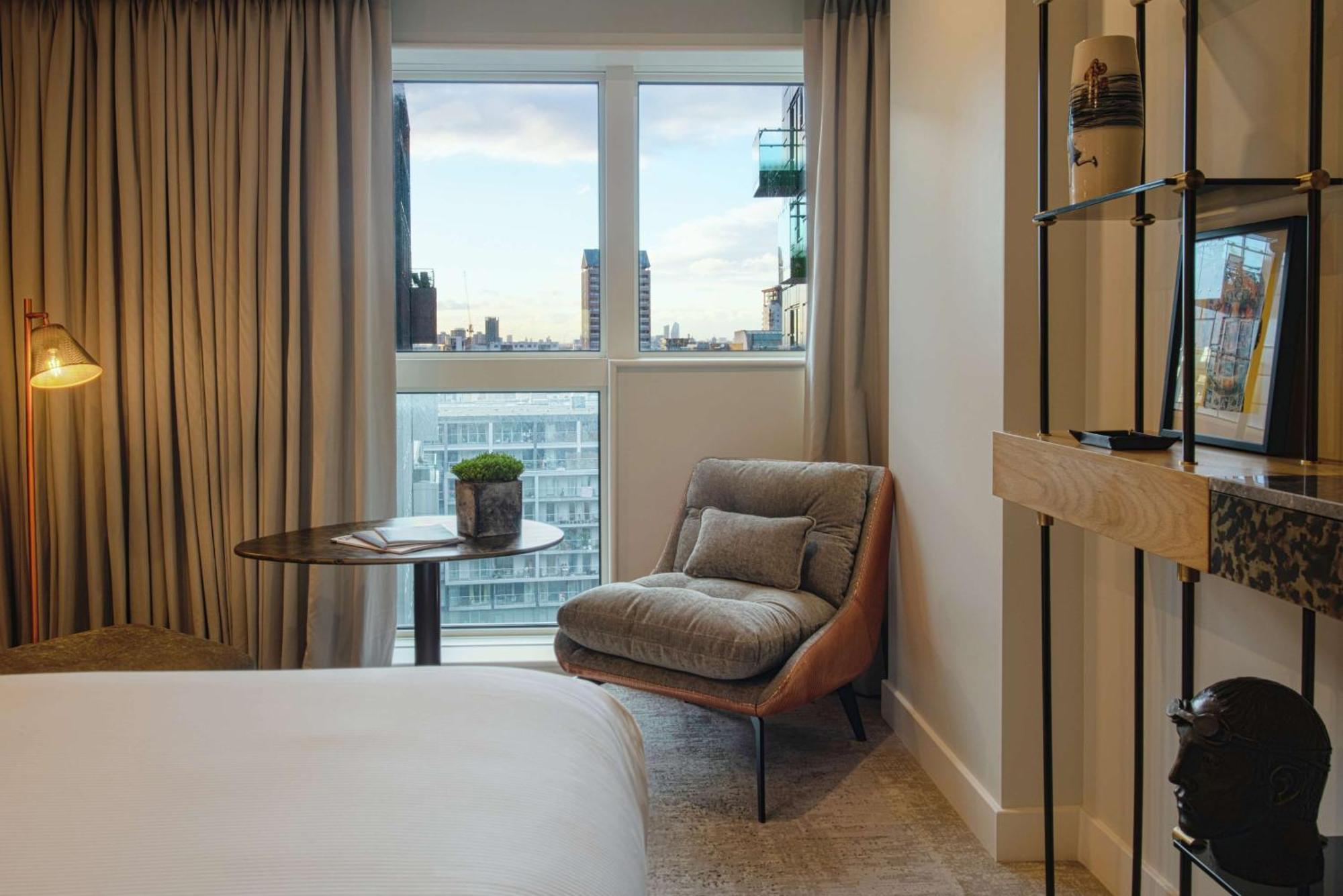 Lincoln Plaza Hotel London, Curio Collection By Hilton Bagian luar foto